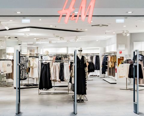 H M al centro Globo Abbigliamento Busnago MB buoni sconto orari di apertura saldi