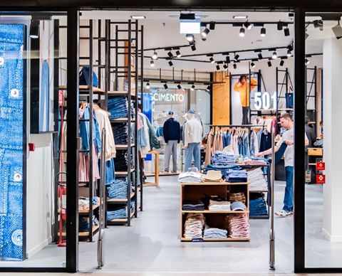 Levi s Store al centro Globo Abbigliamento Busnago MB buoni sconto orari di apertura saldi