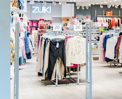 Zuiki al centro Globo Abbigliamento Busnago MB buoni sconto orari di apertura saldi