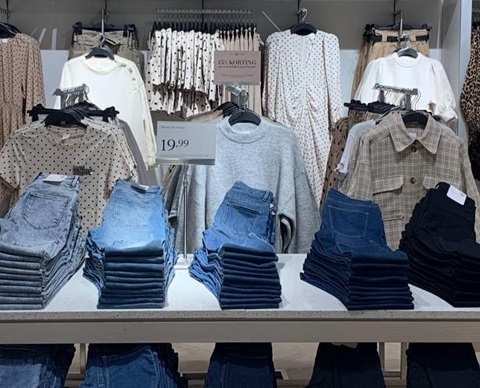 H and m outlet openingstijden