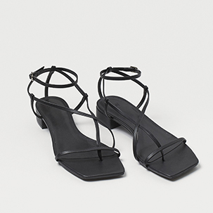 Svarta sandaler